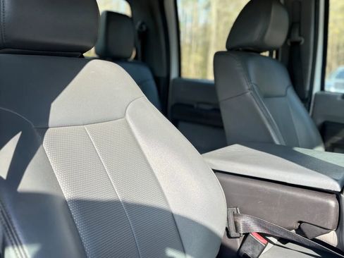 Used 2014 Ford F250 XL w/ Power Equipment Group image 19