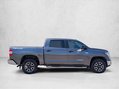 Used 2017 Toyota Tundra SR5 w/ TRD Off Road Package image 4