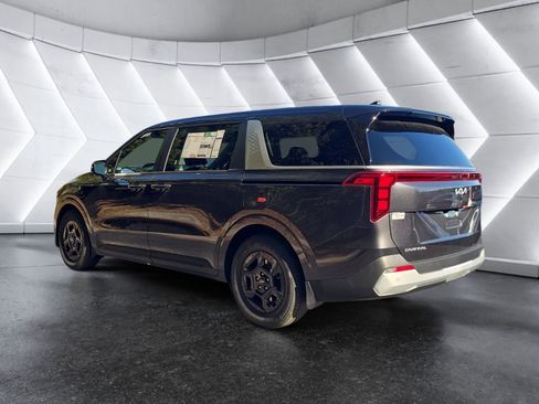 New 2026 Kia Carnival image 3