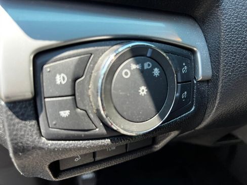 Used 2017 Ford Explorer XLT w/ Equipment Group 202A AWD/4WD image 30