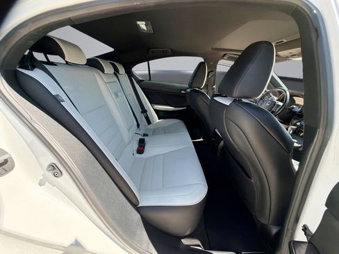 Used 2022 Lexus IS 350 F Sport RWD image 17
