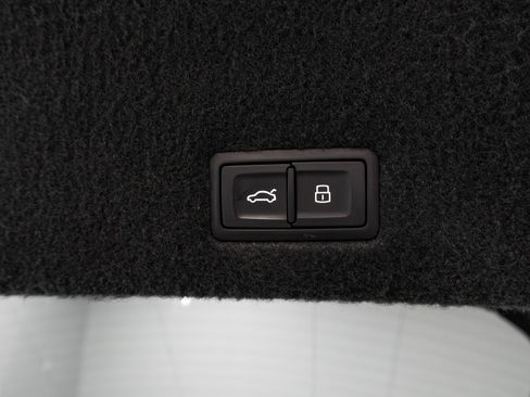 Used 2019 Lamborghini Urus image 50