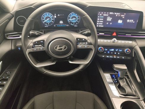 Used 2024 Hyundai Elantra SEL w/ Convenience Package FWD image 22