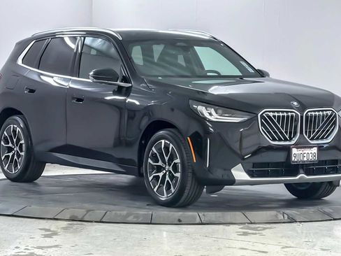 Used 2025 BMW X3 xDrive30i w/ Premium Package image 9