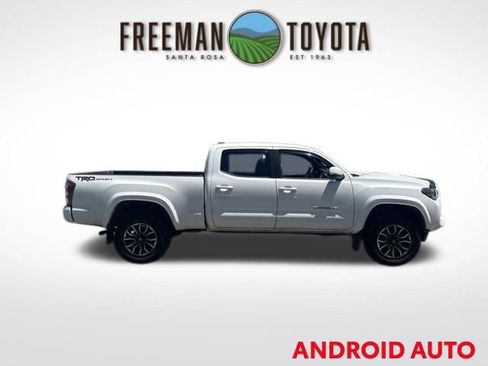 Used 2021 Toyota Tacoma TRD Sport w/ Technology Package RWD image 4