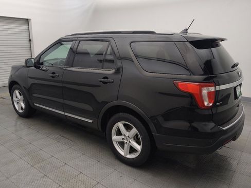 Used 2018 Ford Explorer XLT w/ Equipment Group 201A FWD image 3