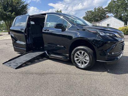 Used 2024 Toyota Sienna LE
