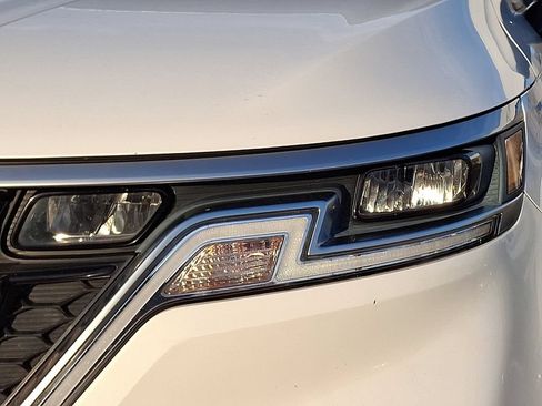 Used 2022 Kia Carnival EX FWD image 13