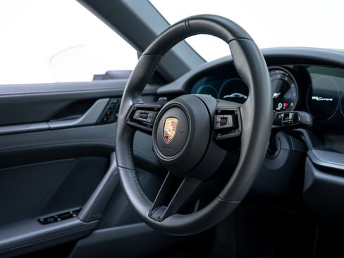 Used 2020 Porsche 911 Carrera image 40