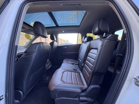 Used 2021 Volkswagen Atlas SEL Premium image 31