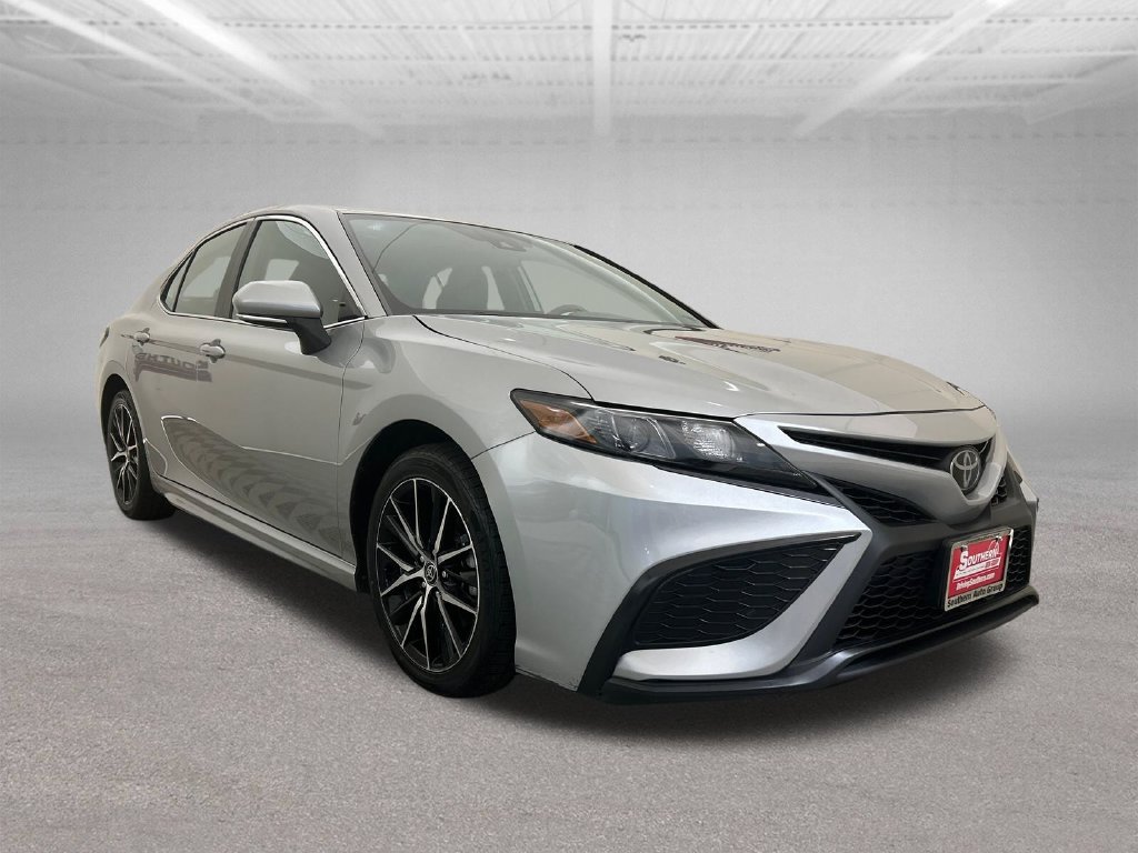 Used 2024 Toyota Camry SE FWD image 8