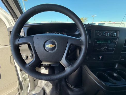 Used 2016 Chevrolet Express 2500 image 19
