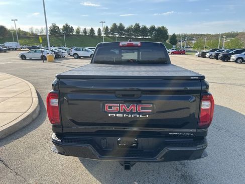 Used 2023 GMC Canyon Denali image 4