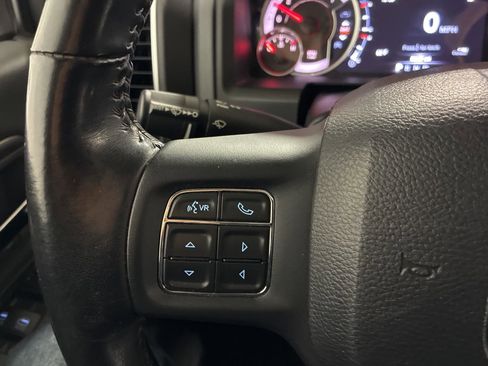 Used 2020 RAM 1500 Classic SLT w/ Luxury Group image 18