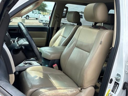 Used 2016 Toyota Sequoia SR5 w/ Premium Package RWD image 8