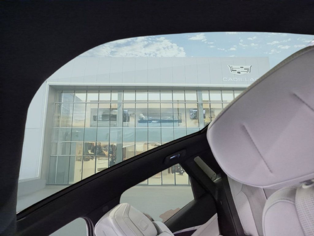 Certified 2024 Cadillac Lyriq Luxury RWD image 7