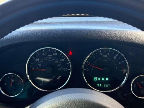 Used 2017 Jeep Wrangler Unlimited Sahara w/ Connectivity Group AWD/4WD image 22