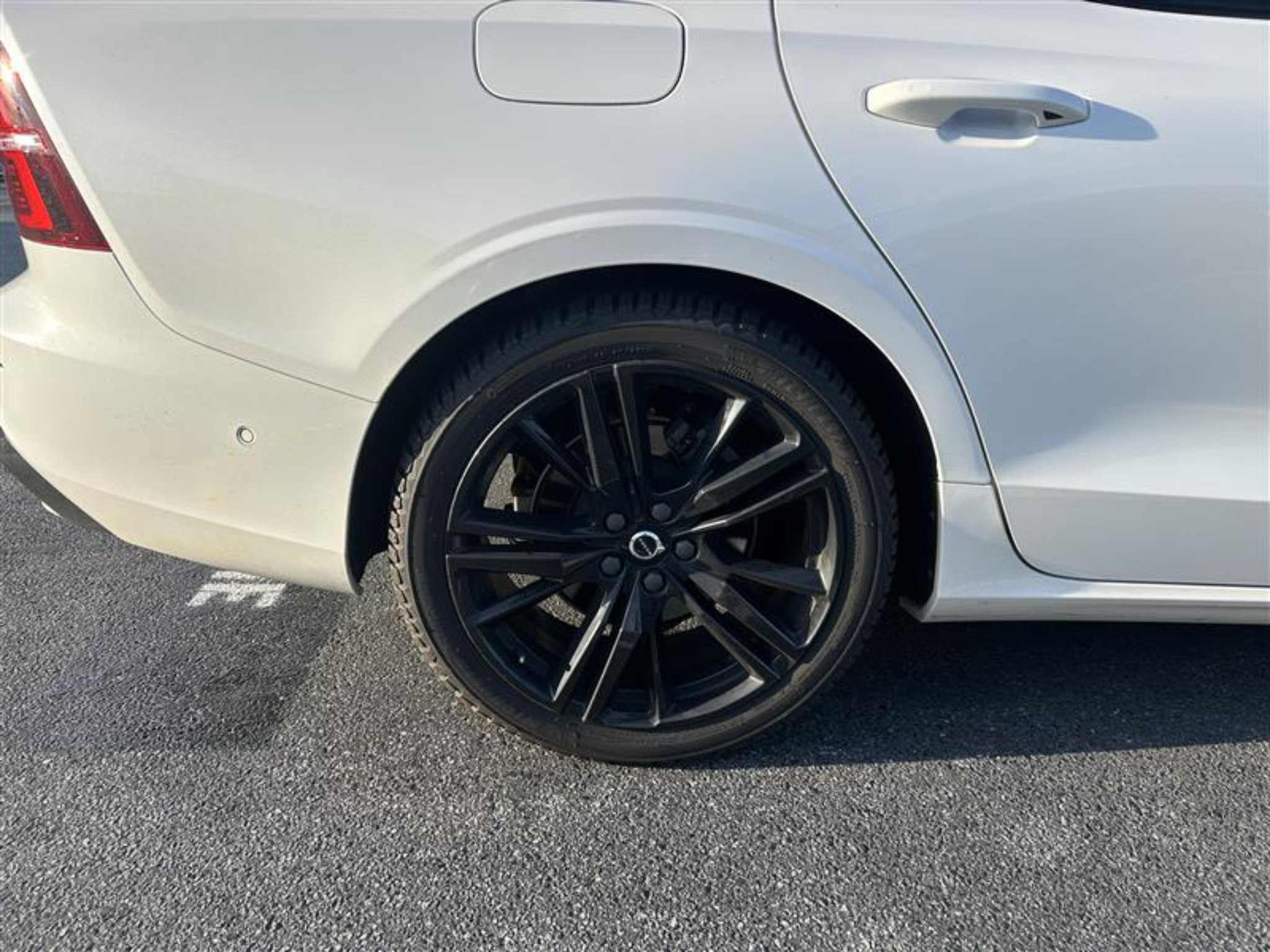 Used 2024 Volvo S60 B5 Plus w/ Protection Package Premier AWD/4WD image 9