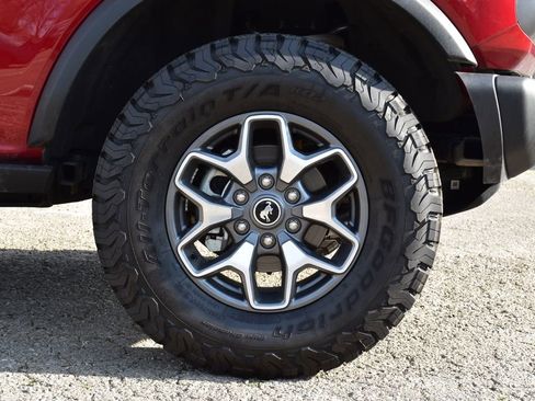 Certified 2025 Ford Bronco Badlands image 4