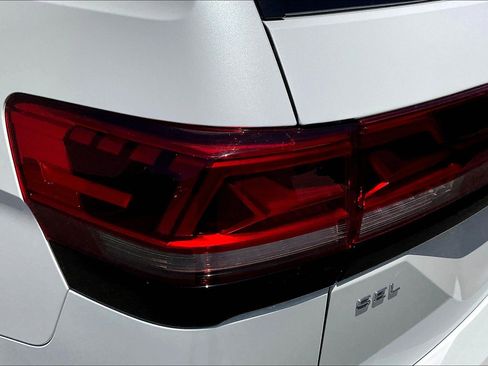 Used 2024 Volkswagen Atlas Peak Edition SEL image 28