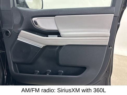 Used 2025 Ford Expedition Active image 20