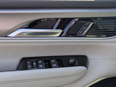 New 2026 Jeep Grand Wagoneer L 4WD w/ 8-Passenger Seating Package image 11
