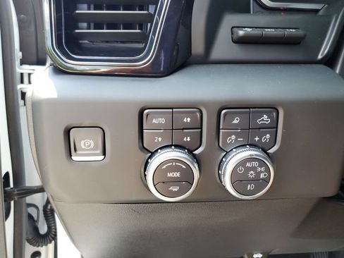 Used 2023 GMC Sierra 1500 AT4 w/ AT4 Premium Package AWD/4WD image 30
