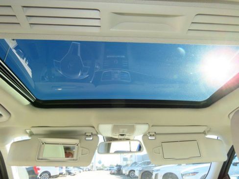 Used 2016 Mercedes-Benz E 350 Sedan image 19