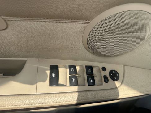 Used 2011 BMW 328i Convertible image 21