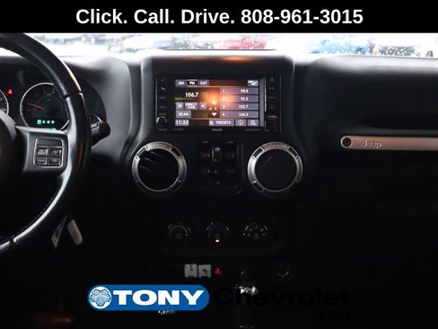 Used 2016 Jeep Wrangler Unlimited Sahara w/ Connectivity Group image 16