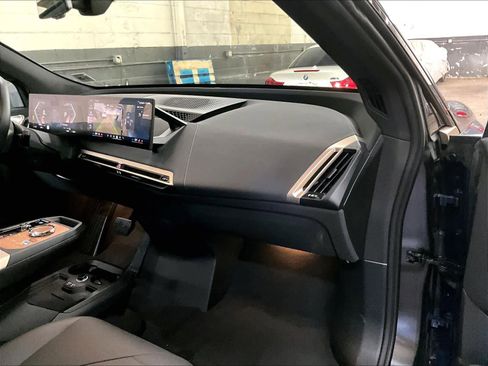 Used 2025 BMW iX xDrive50 w/ Premium Package AWD/4WD image 18