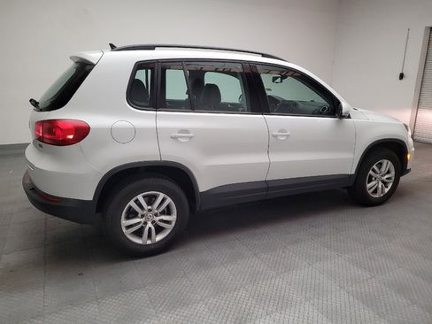 Used 2017 Volkswagen Tiguan S image 10