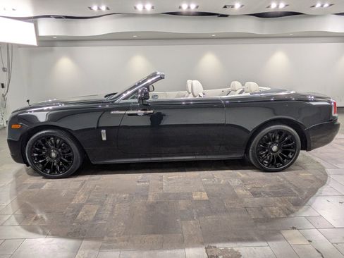 Used 2019 Rolls-Royce Dawn image 3