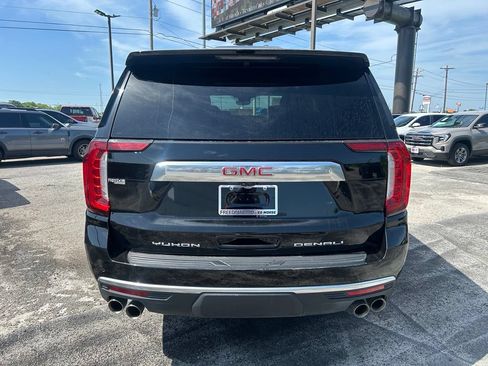 Used 2023 GMC Yukon XL Denali w/ Denali Reserve Package RWD image 4