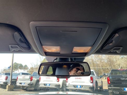 Used 2017 Dodge Challenger SXT w/ Sound Group image 18