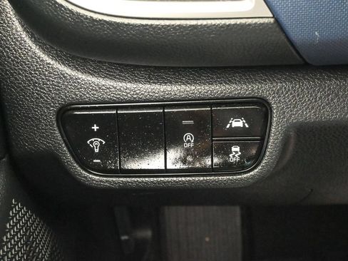 Used 2021 Kia Seltos S FWD image 16