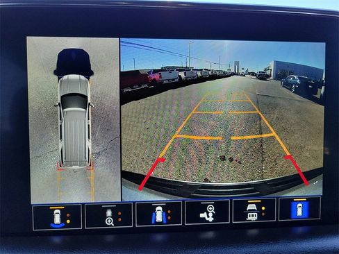 Used 2022 GMC Yukon SLT w/ SLT Luxury Package image 21