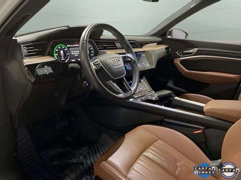 Used 2024 Audi Q8 e-tron Premium image 66