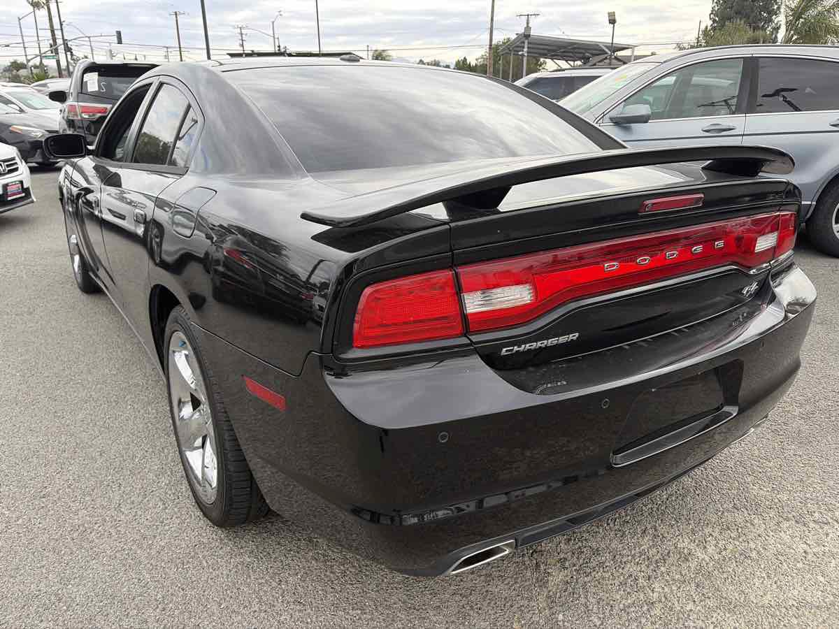 Used 2014 Dodge Charger R/T RWD image 4