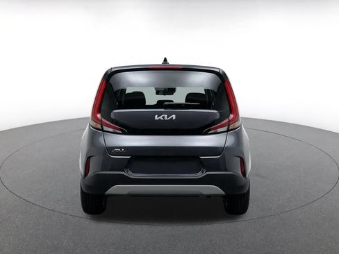 Used 2025 Kia Soul LX w/ LX Technology Package FWD image 8