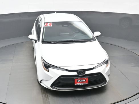 Used 2024 Toyota Corolla LE image 33