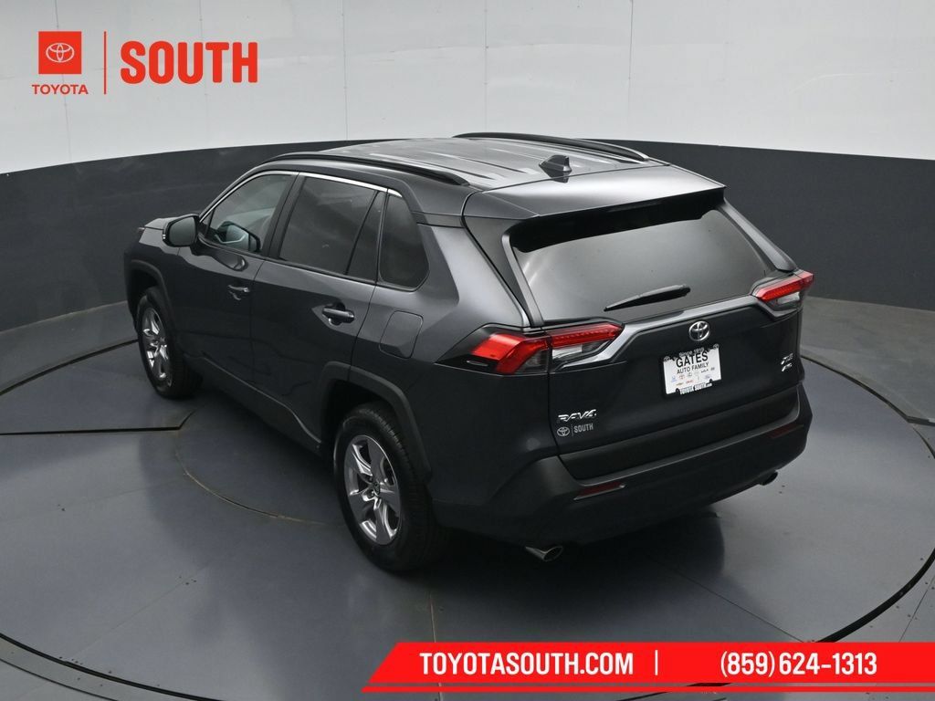Used 2025 Toyota RAV4 XLE AWD/4WD image 49
