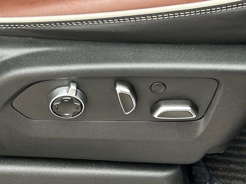 Used 2024 GMC Yukon Denali Ultimate image 25