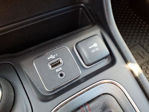 Used 2022 Jeep Cherokee Trailhawk w/ Comfort/Convenience Group image 15