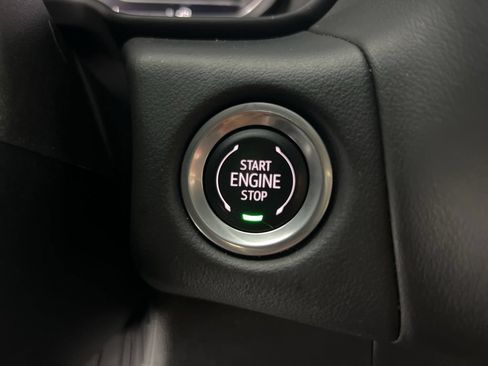 Used 2024 GMC Yukon SLT AWD/4WD image 16