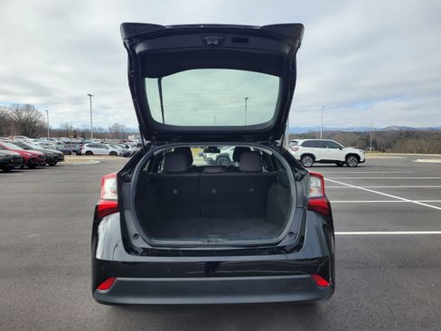 Used 2022 Toyota Prius L Eco image 11