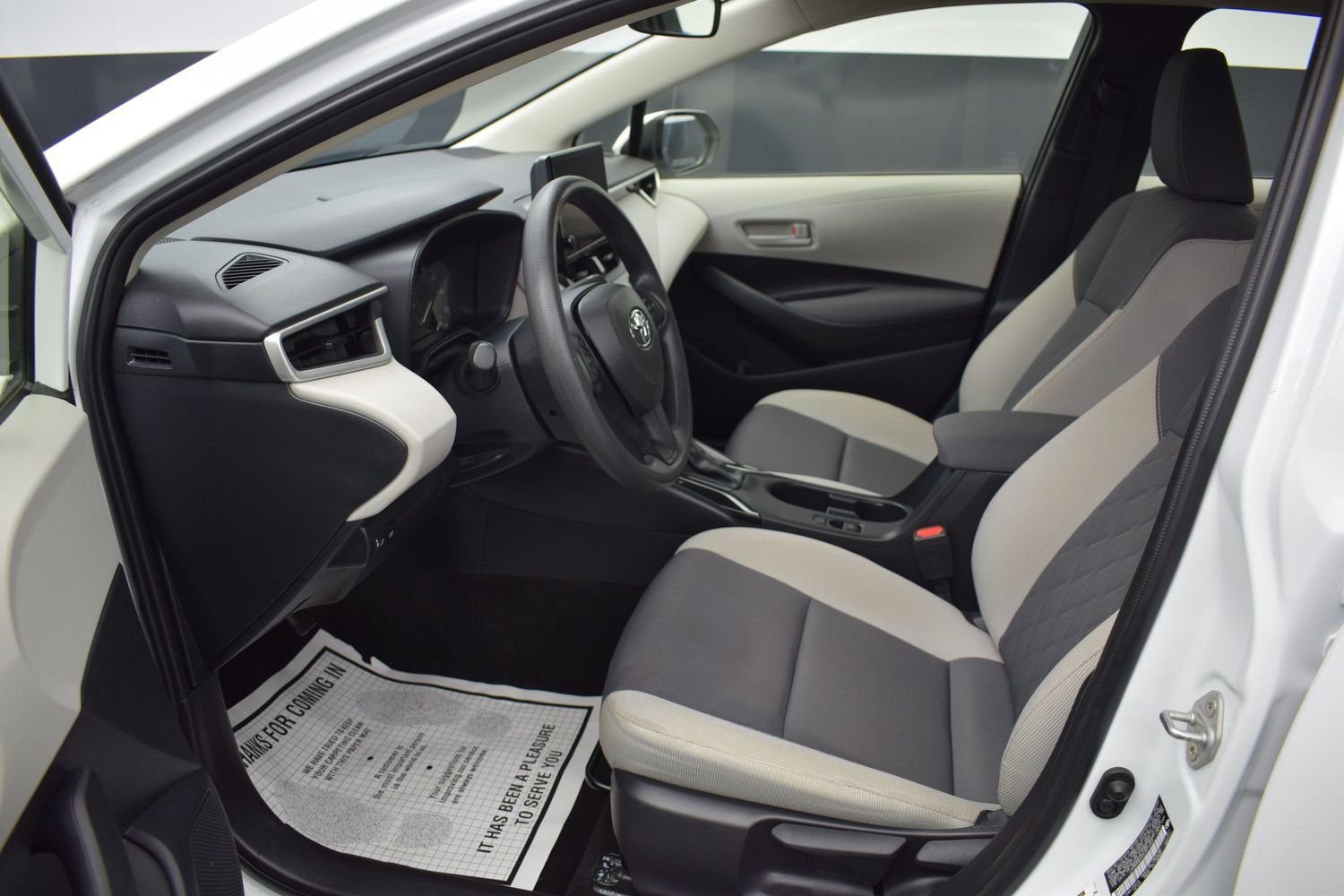 Used 2024 Toyota Corolla LE FWD image 13