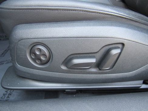 Used 2019 Audi A4 2.0T Premium w/ Convenience Package image 17