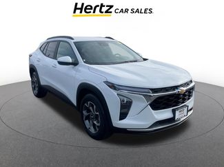 Used 2025 Chevrolet Trax LT video 1