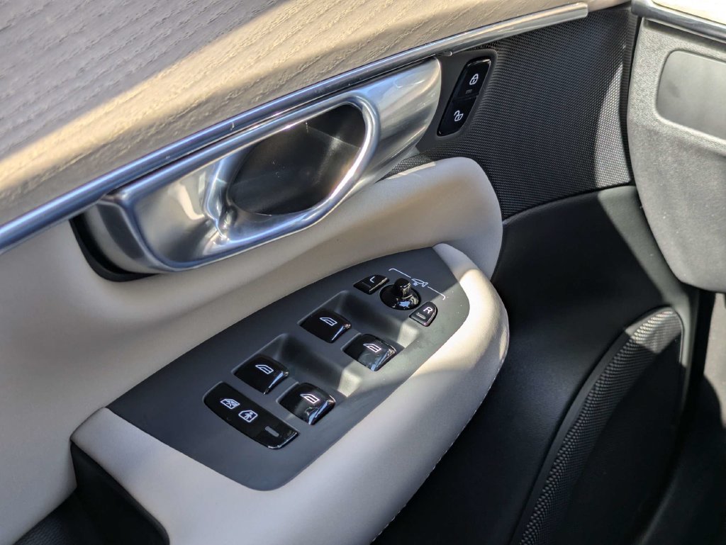 New 2027 Volvo XC90 T8 Plus AWD/4WD image 25